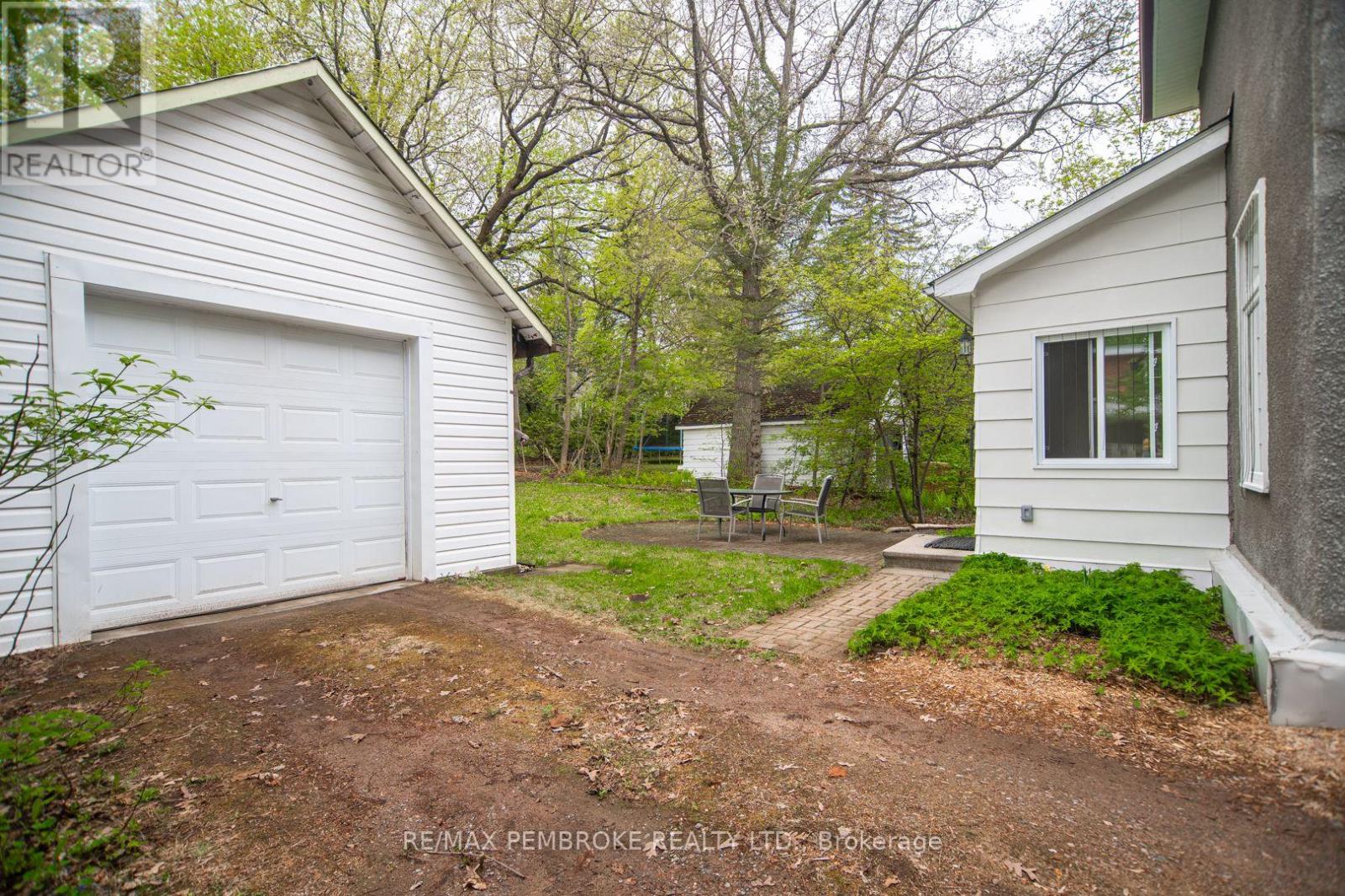 348 Esther Street, Pembroke, Ontario  K8A 3C8 - Photo 34 - X13153786