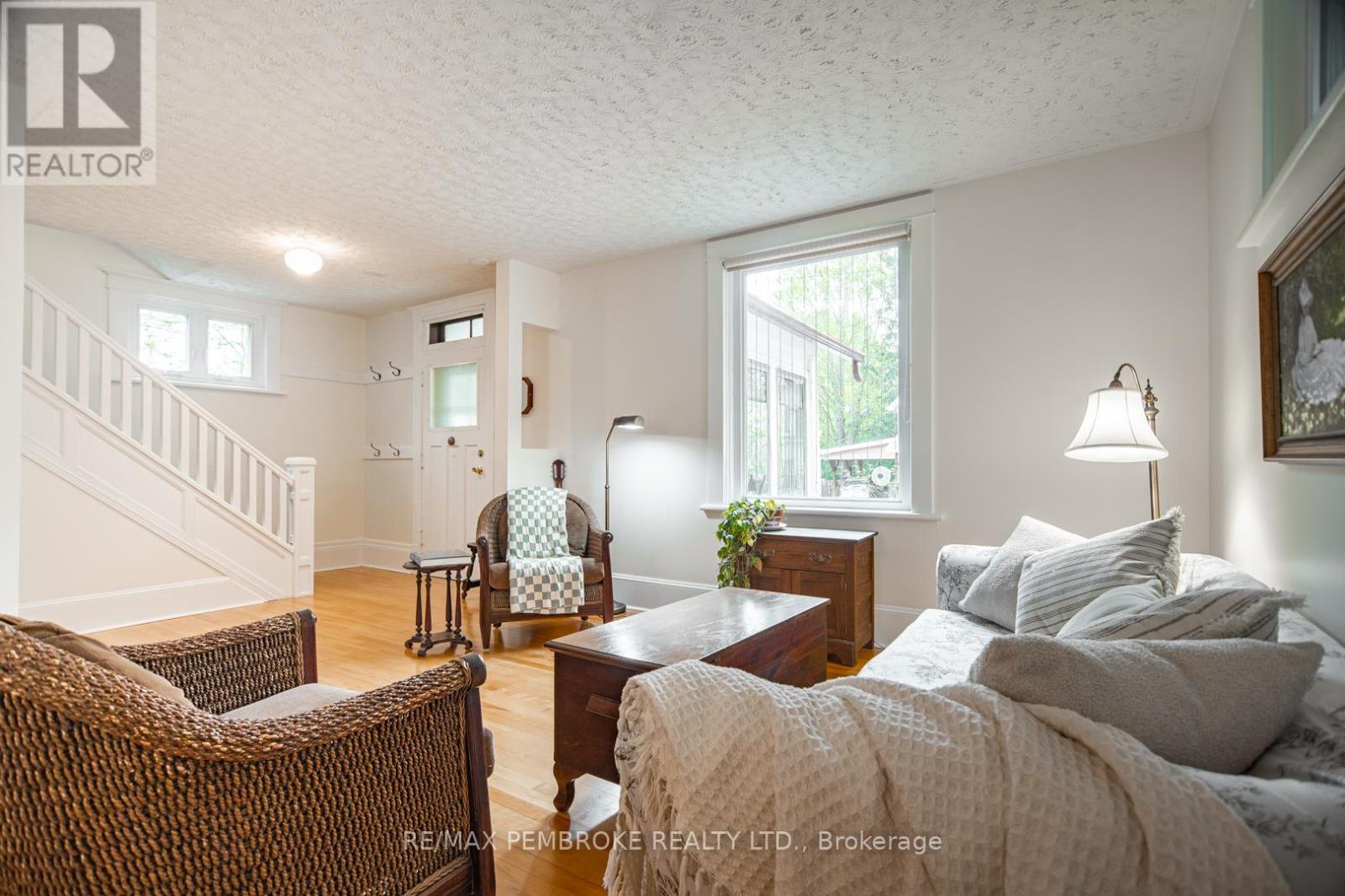 348 Esther Street, Pembroke, Ontario  K8A 3C8 - Photo 4 - X13153786