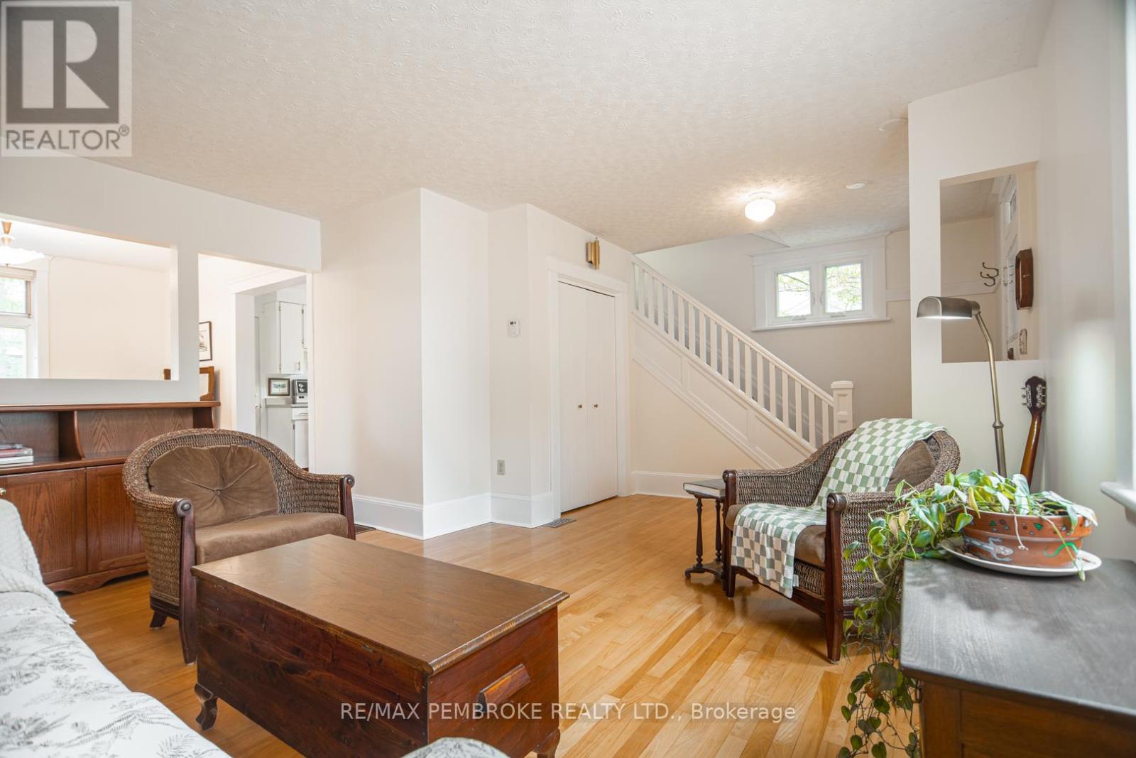 348 Esther Street, Pembroke, Ontario  K8A 3C8 - Photo 6 - X13153786