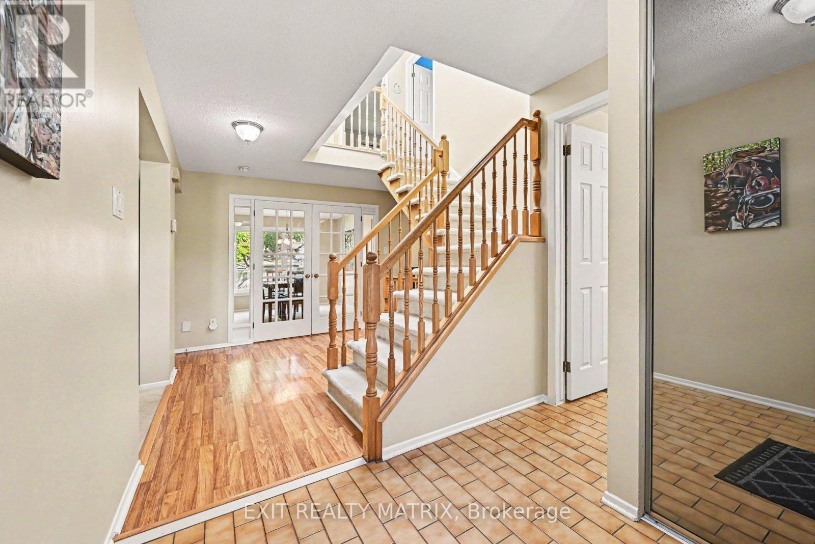 5968 Meadowglen Drive, Ottawa, Ontario  K1C 5Y2 - Photo 5 - X13153922