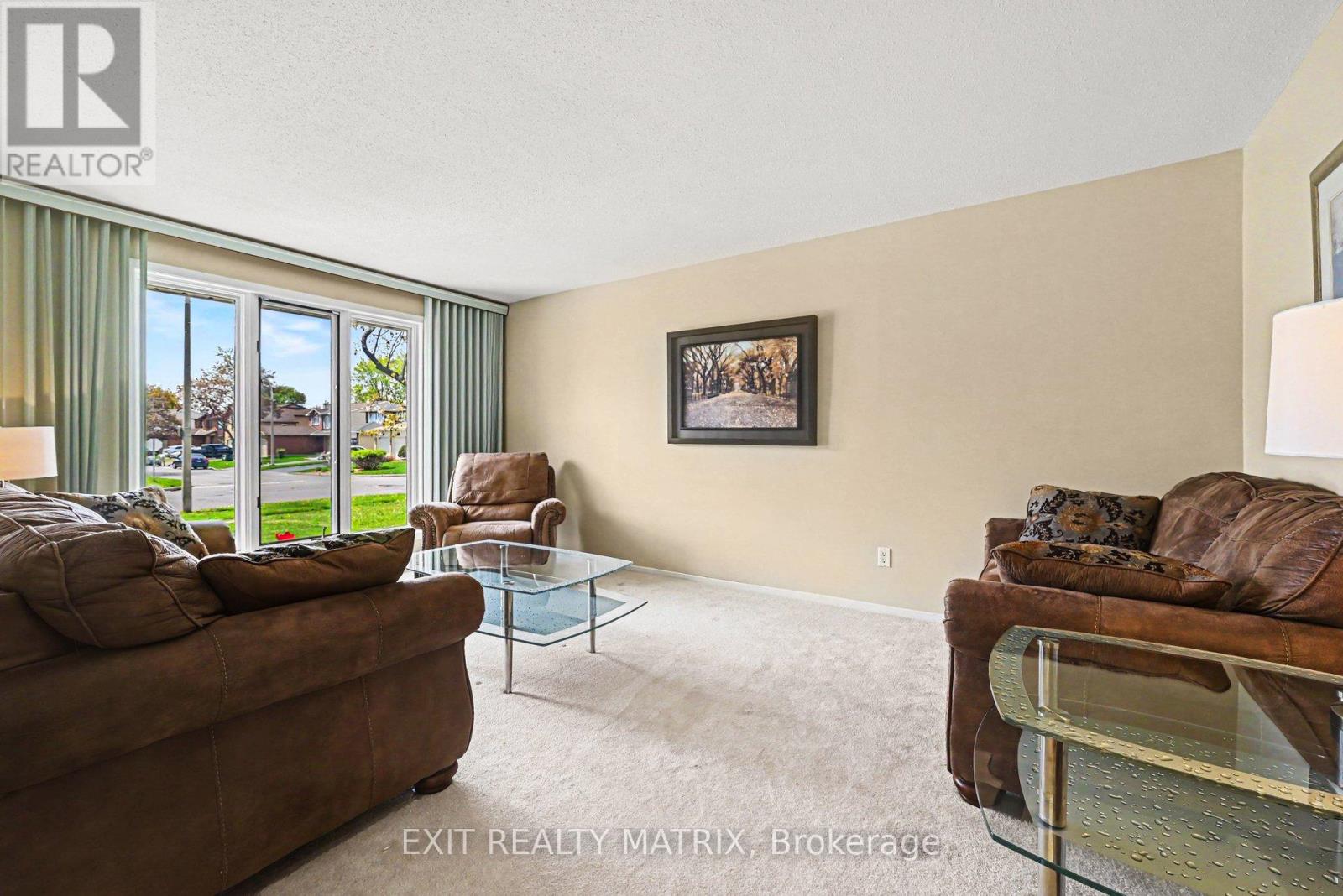 5968 Meadowglen Drive, Ottawa, Ontario  K1C 5Y2 - Photo 6 - X13153922