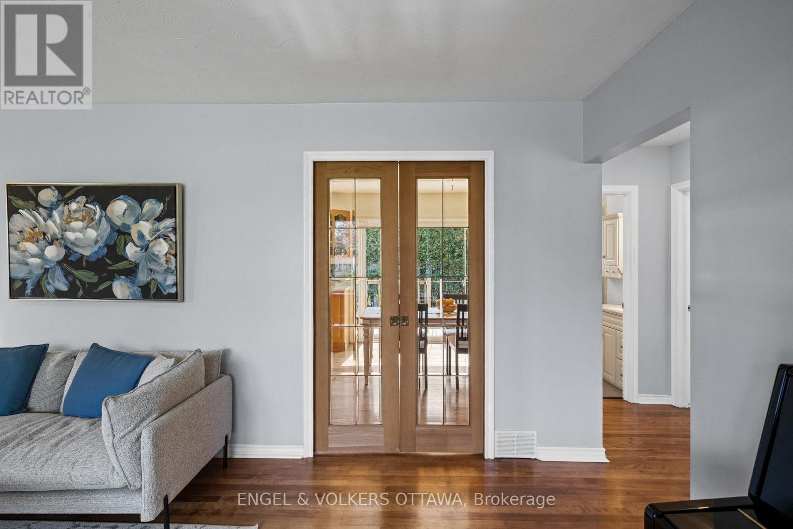 1056 Hindley Street, Ottawa, Ontario  K2B 5M1 - Photo 12 - X13154022