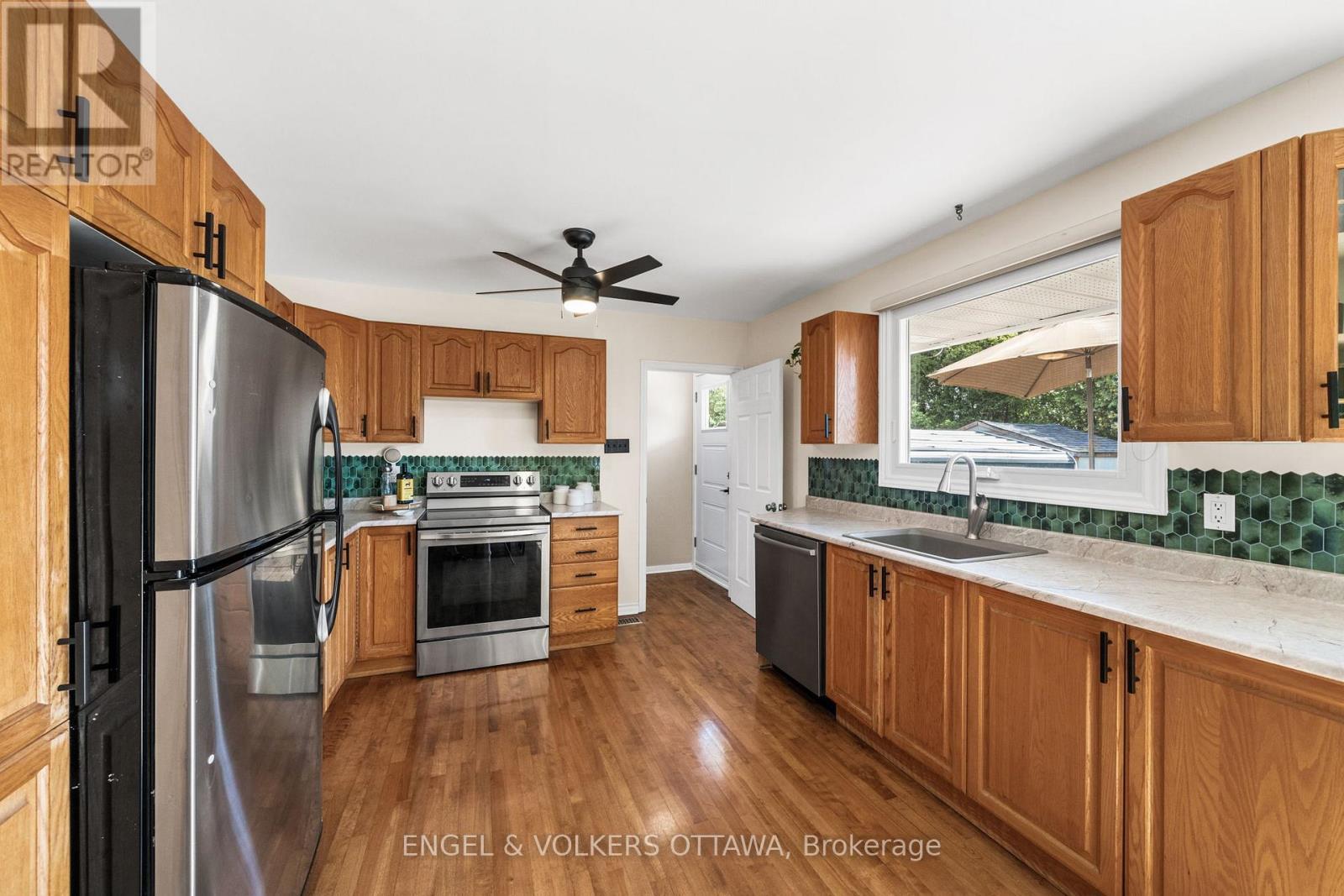 1056 Hindley Street, Ottawa, Ontario  K2B 5M1 - Photo 13 - X13154022
