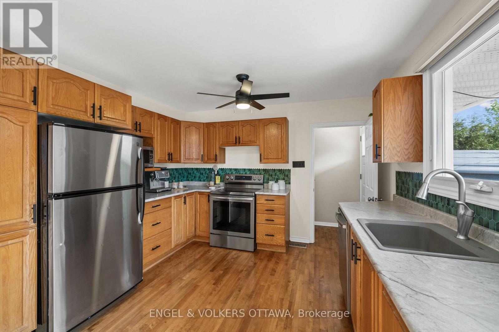 1056 Hindley Street, Ottawa, Ontario  K2B 5M1 - Photo 16 - X13154022