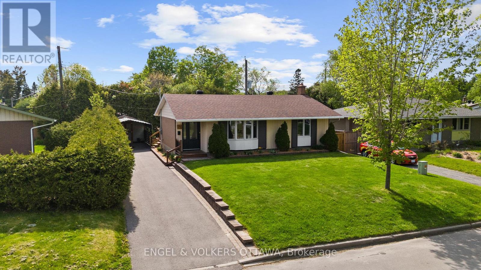 1056 Hindley Street, Ottawa, Ontario  K2B 5M1 - Photo 2 - X13154022