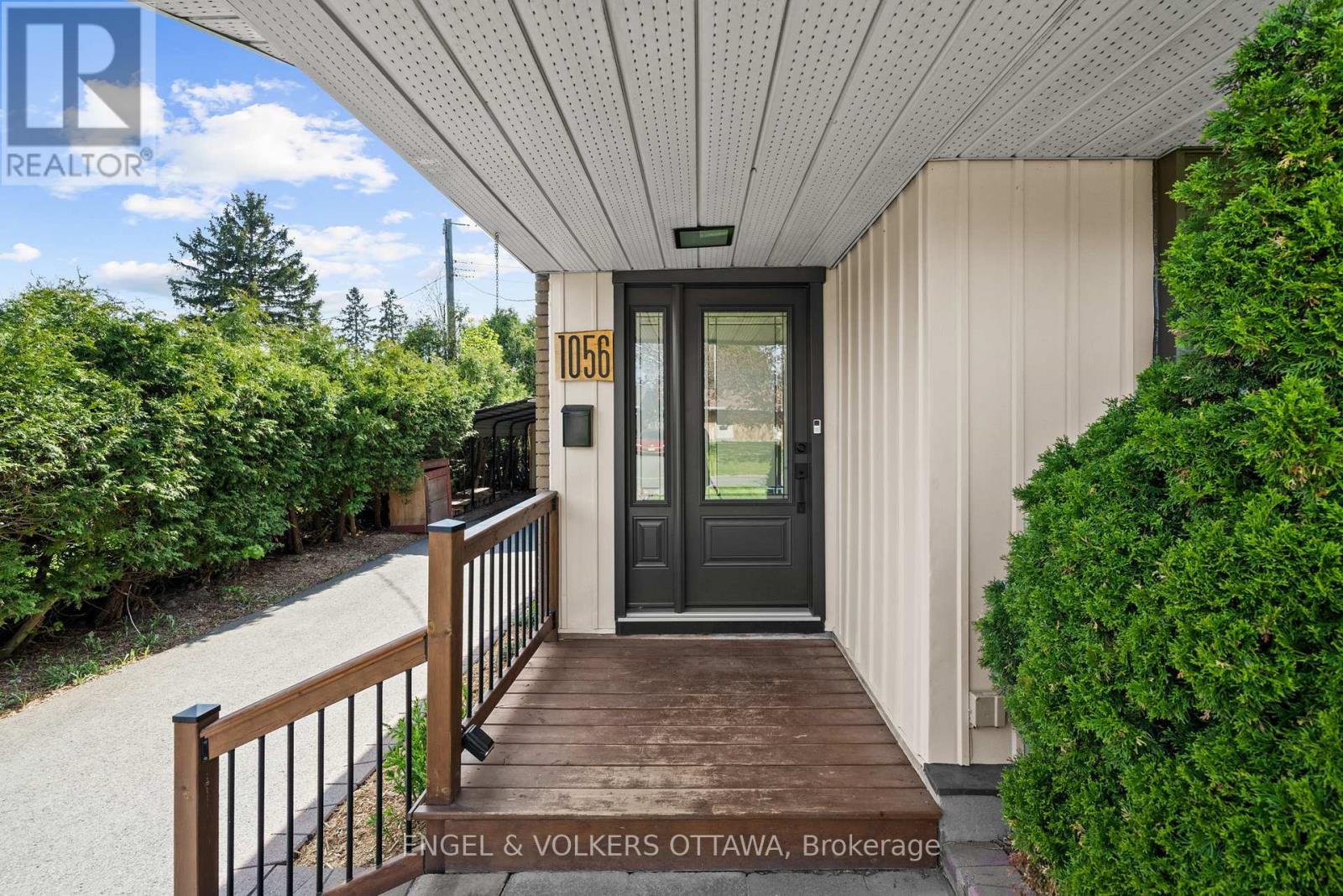 1056 Hindley Street, Ottawa, Ontario  K2B 5M1 - Photo 6 - X13154022