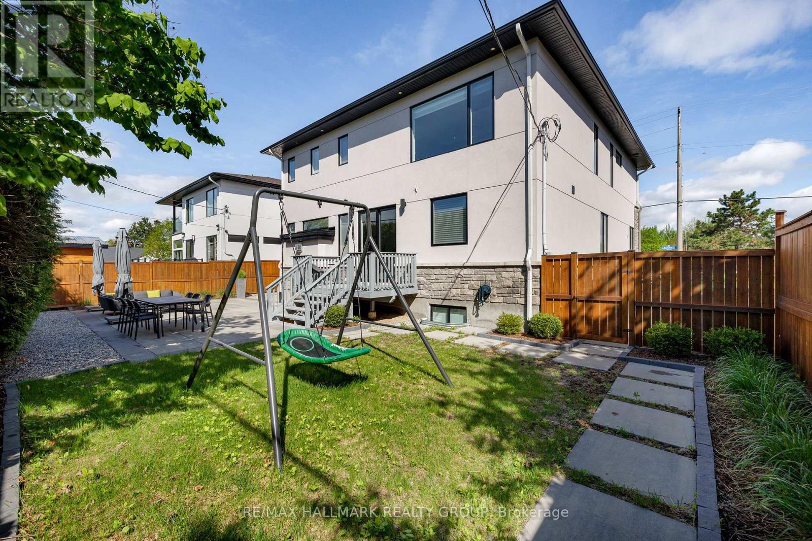 1976 Lenester Avenue, Ottawa, Ontario  K2A 1J9 - Photo 49 - X12975026