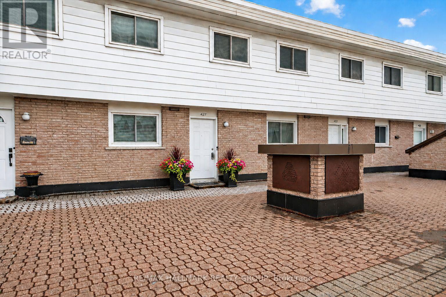 427 MOODIE DRIVE, Ottawa, Ontario