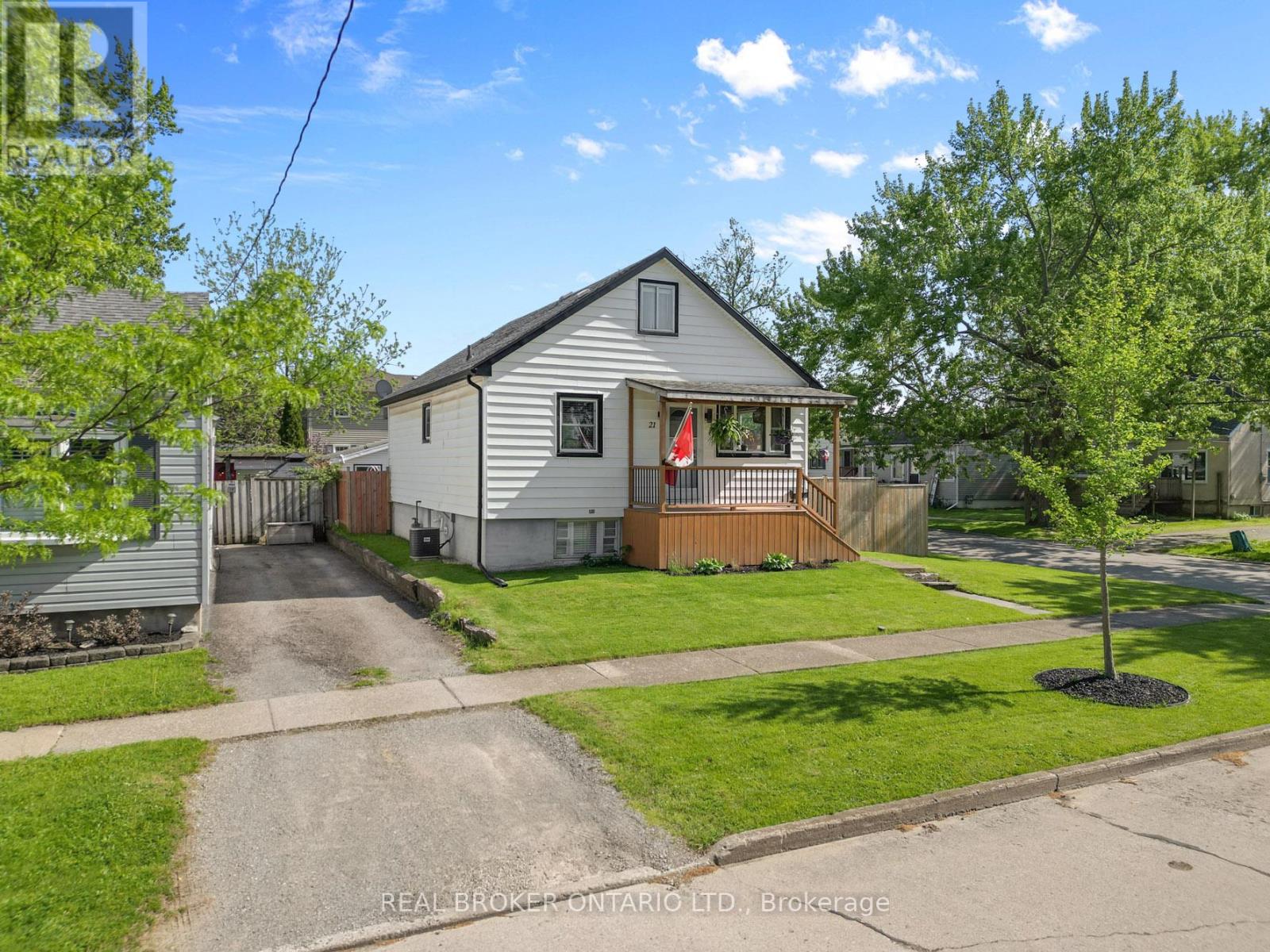 21 Hilda Street, St. Catharines, Ontario  L2S 1Z7 - Photo 5 - X13154016