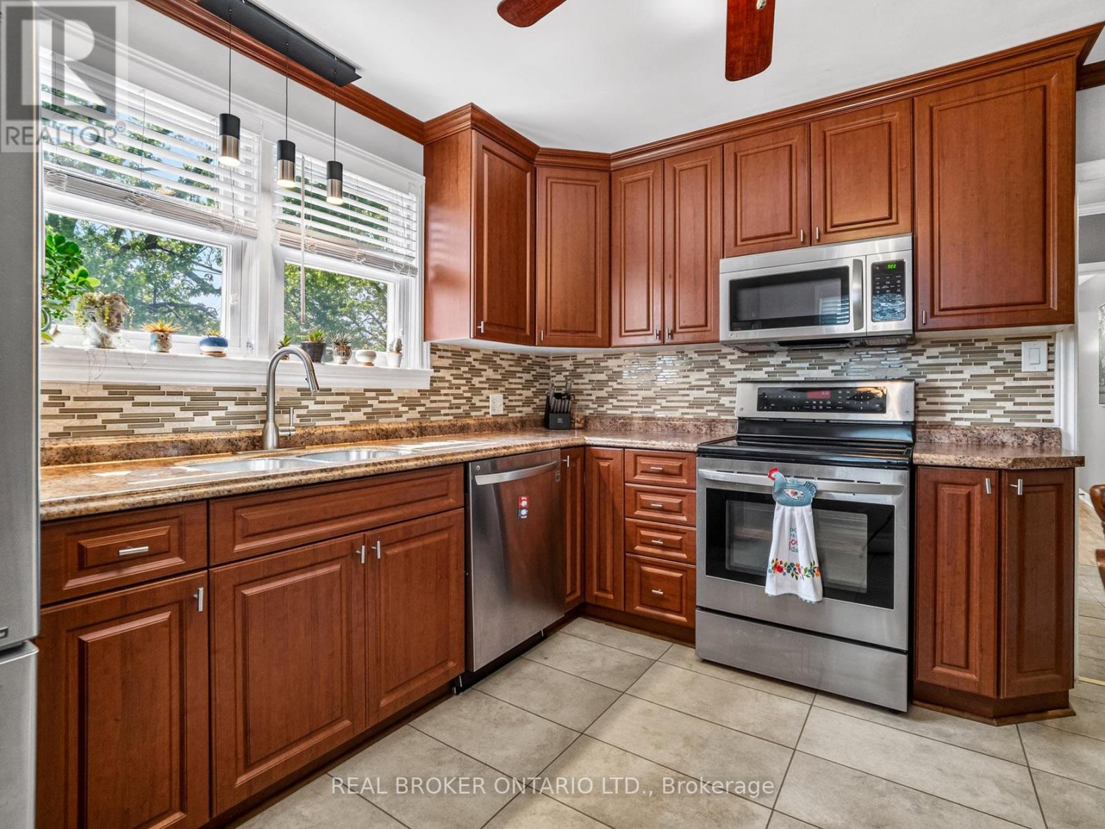 21 Hilda Street, St. Catharines, Ontario  L2S 1Z7 - Photo 8 - X13154016