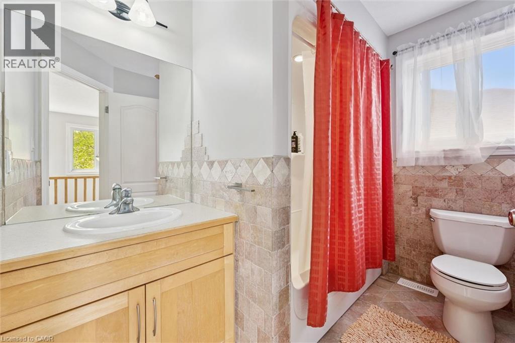 408 S Spice Bush Street, Waterloo, Ontario  N2V 2V6 - Photo 20 - 40832159