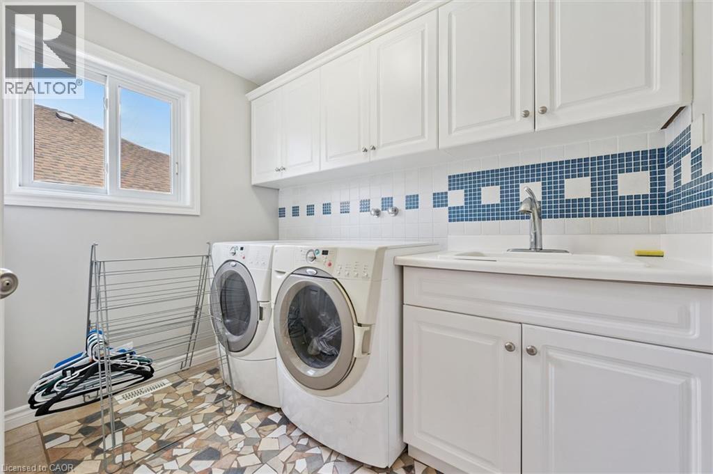 408 S Spice Bush Street, Waterloo, Ontario  N2V 2V6 - Photo 25 - 40832159