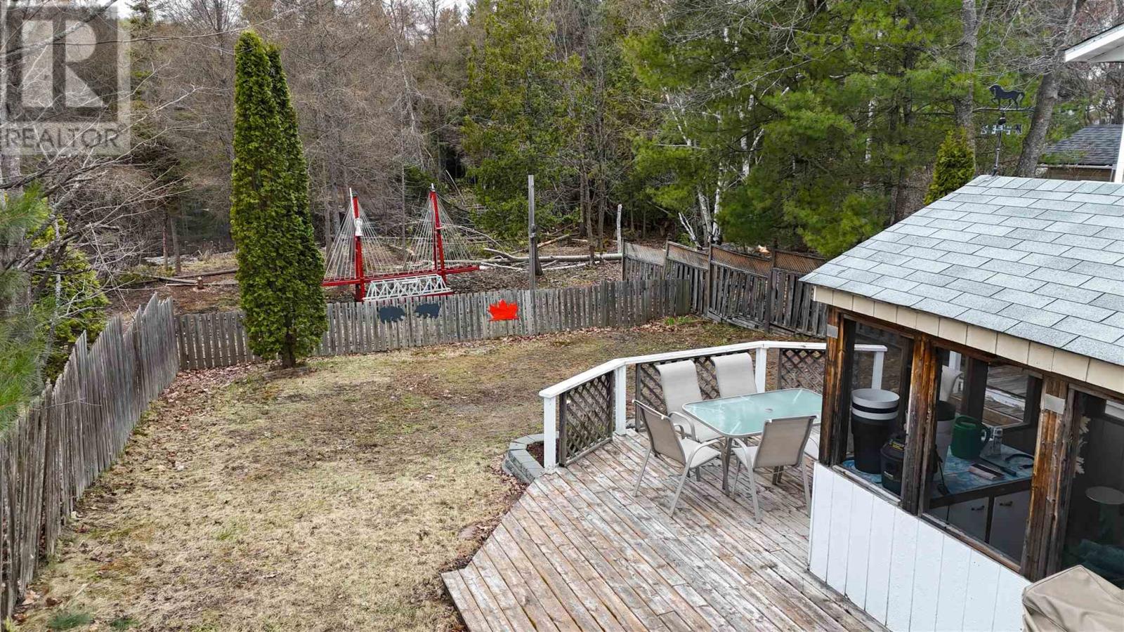 44 Macdonald Ct, Elliot Lake, Ontario  P5A 2V2 - Photo 5 - SM260911