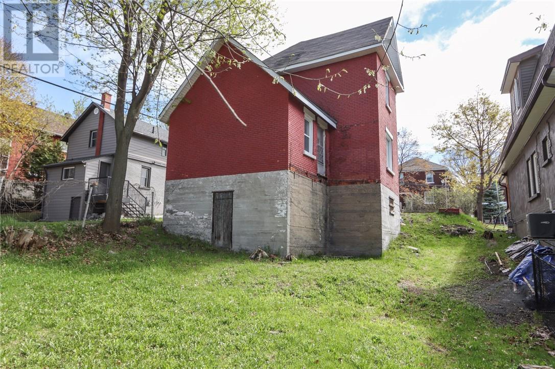 255 College Street, Sudbury, Ontario  P3C 4v4 - Photo 2 - 2127936
