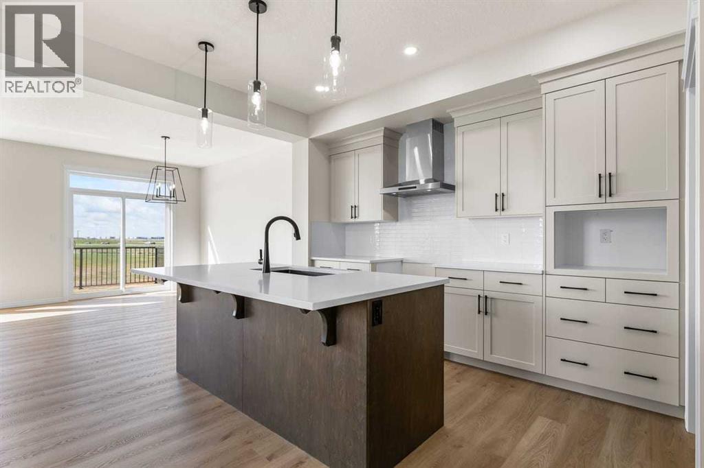 127 Corner Glen Grove NE, Calgary, Alberta