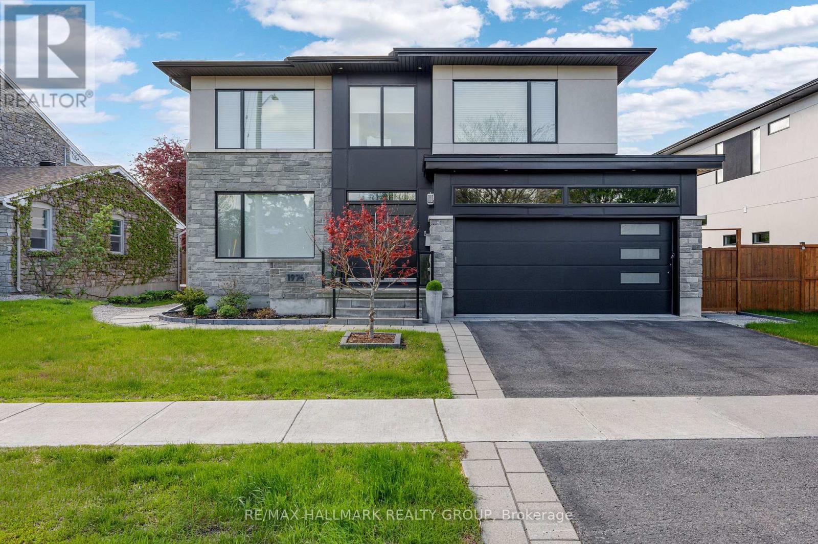 1976 Lenester Avenue, Ottawa, Ontario  K2A 1J9 - Photo 2 - X12975026