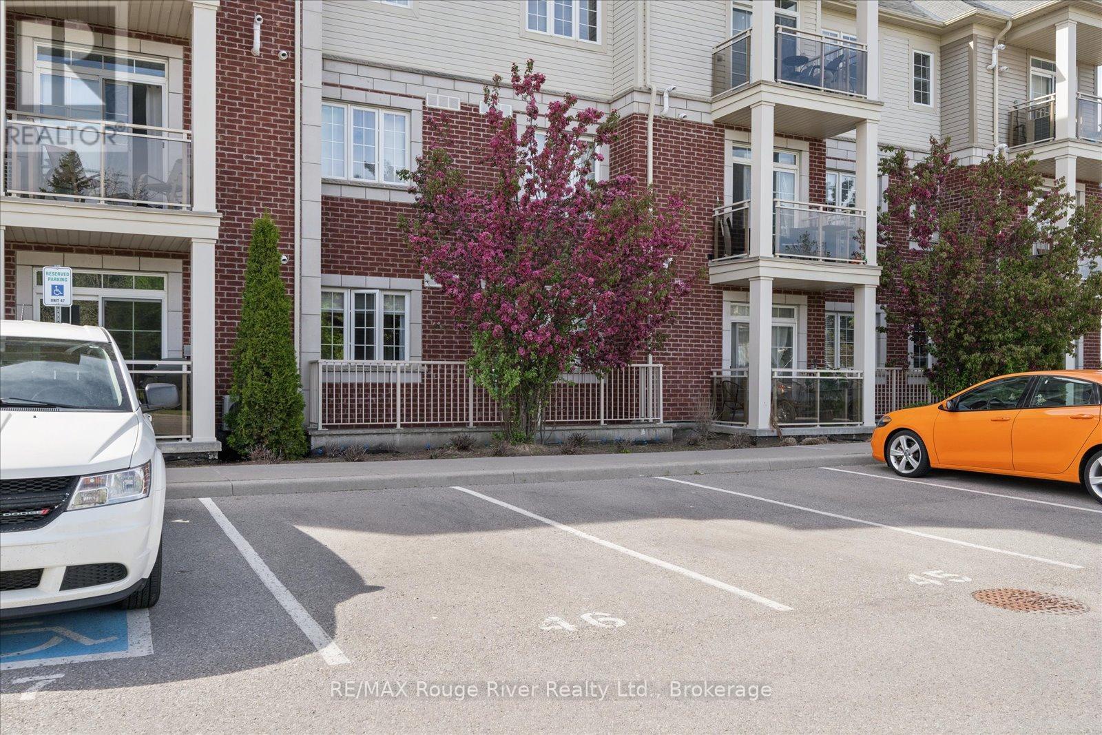 124 - 84 Aspen Springs Drive, Clarington, Ontario  L1C 0V3 - Photo 4 - E13154206