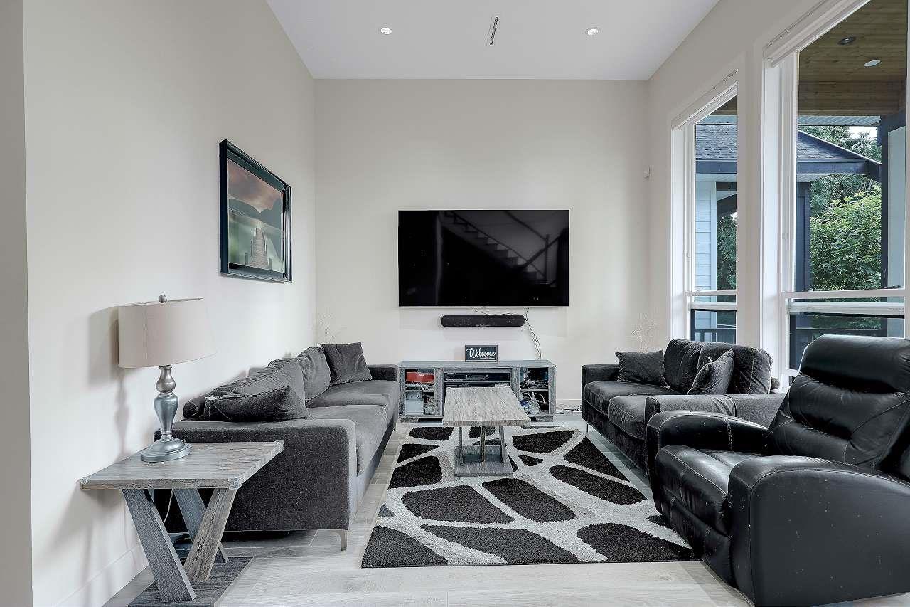 7068 194 Street, Surrey, British Columbia  V4N 1N2 - Photo 4 - R3125507