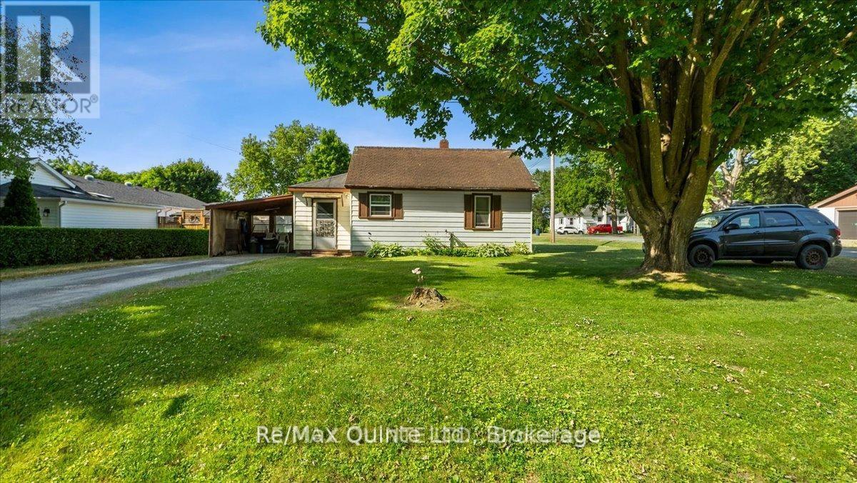 23 FAWCETT AVENUE, Prince Edward County, Ontario