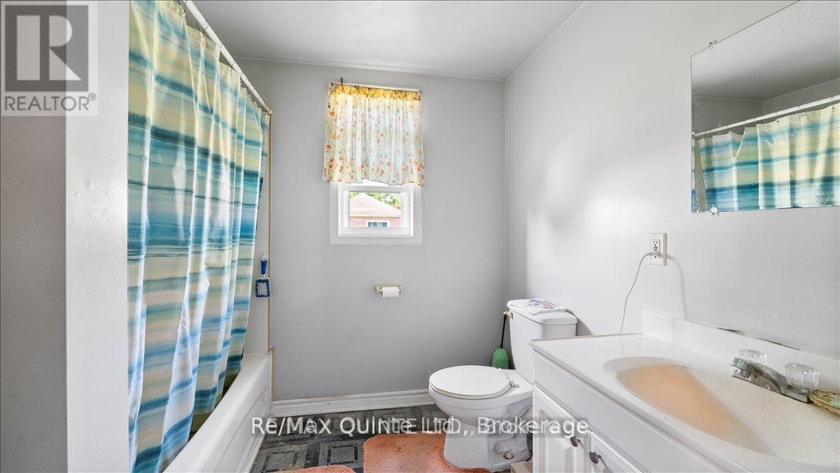 23 Fawcett Avenue, Prince Edward County, Ontario  K0K 2T0 - Photo 15 - X13154236