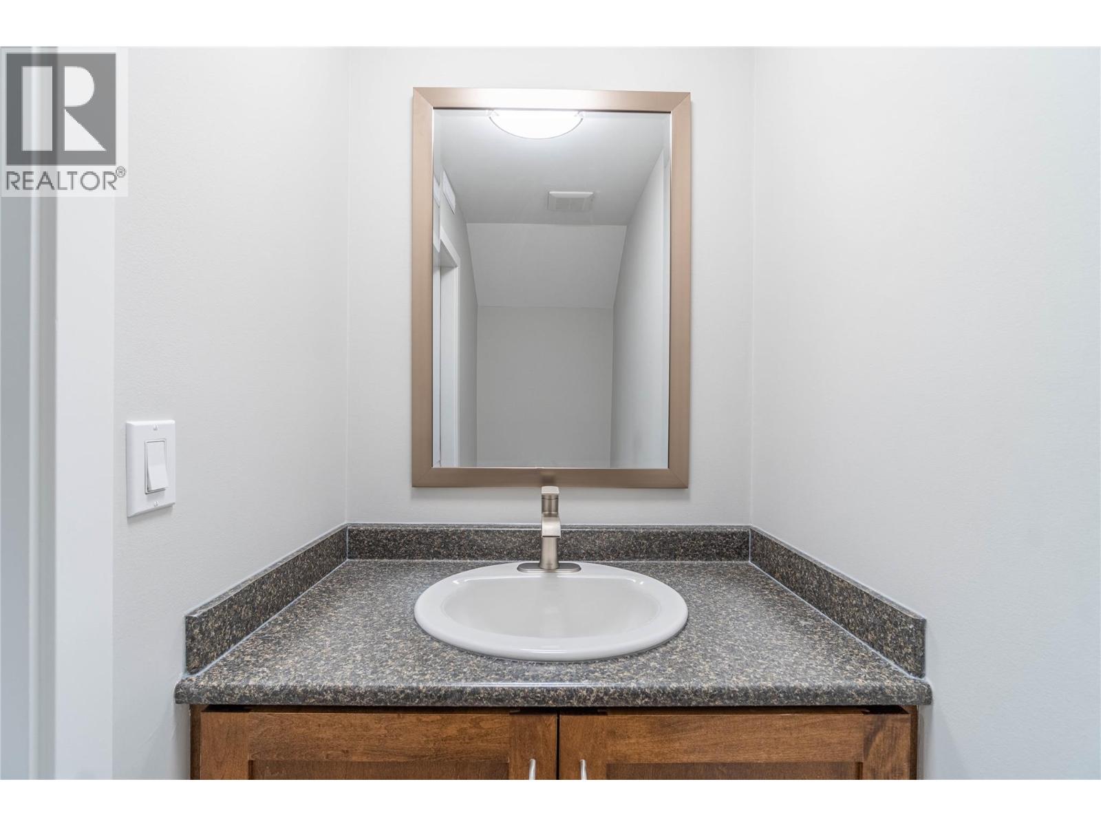 1383 Mcgill Road Unit# 102, Kamloops, British Columbia V2C 6K2 - Photo 12 - 10345809