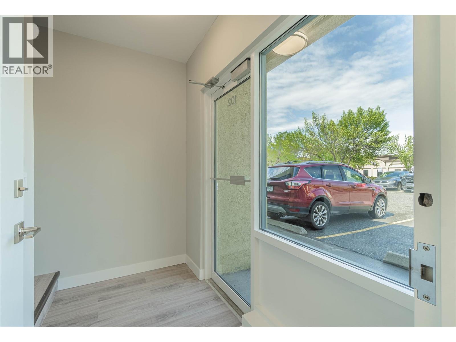 1383 Mcgill Road Unit# 102, Kamloops, British Columbia V2C 6K2 - Photo 7 - 10345809