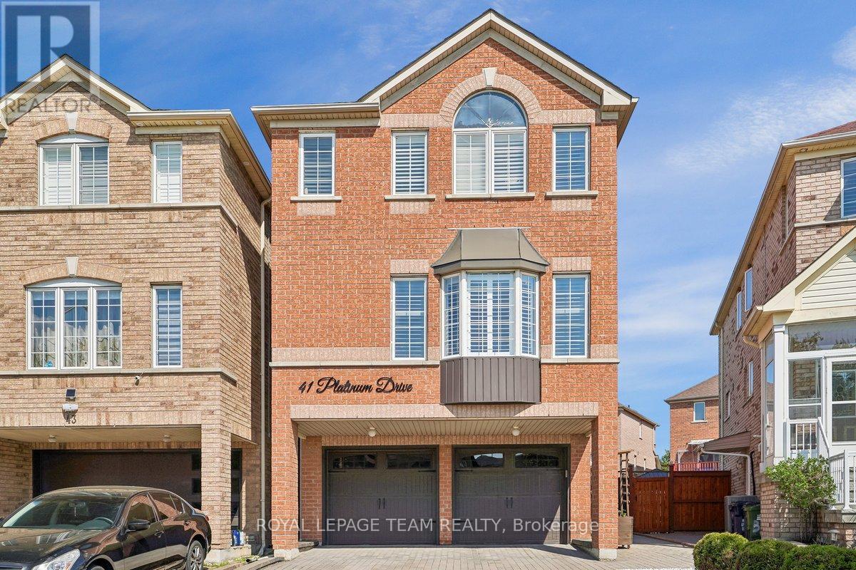 41 Platinum Drive, Toronto, Ontario  M6M 5K2 - Photo 2 - W13154264