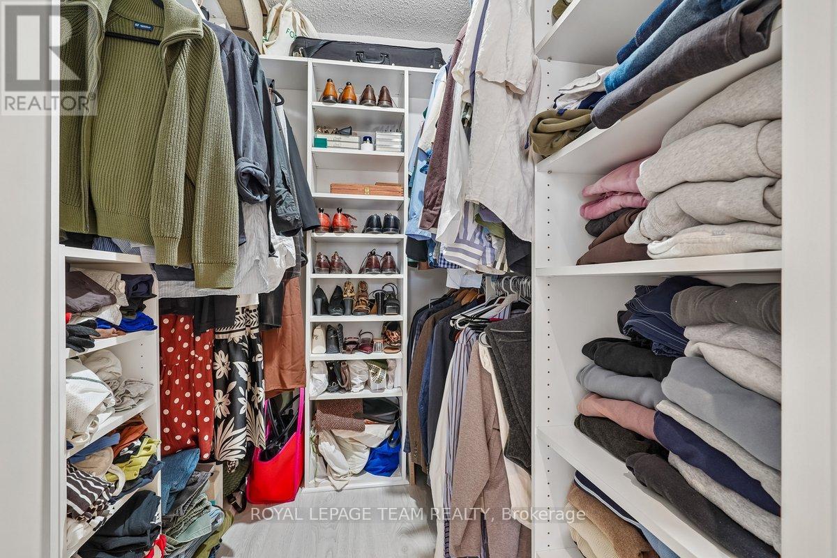 41 Platinum Drive, Toronto, Ontario  M6M 5K2 - Photo 20 - W13154264
