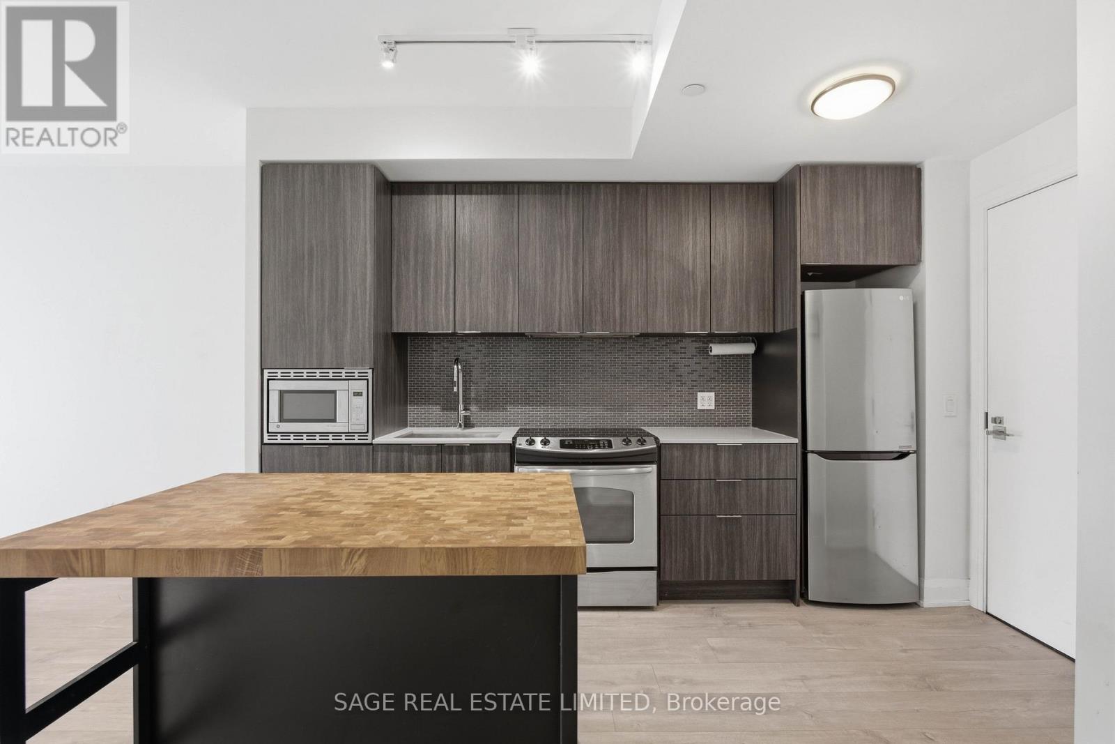 1407 - 110 MARINE PARADE DRIVE, Toronto, Ontario