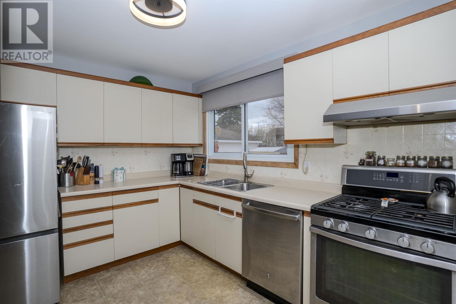 874 Erie Ave E, Thunder Bay, Ontario  P7A 6N2 - Photo 5 - TB2600873
