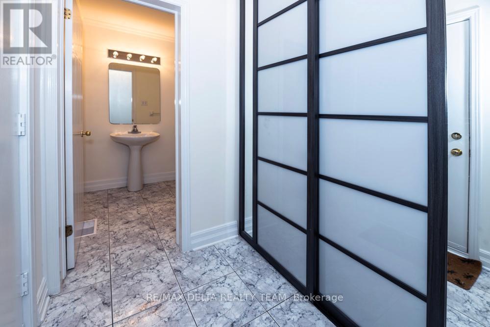 46 Birchfield Ave,  Avenue, Ottawa, Ontario  K2M 2N5 - Photo 7 - X13154316