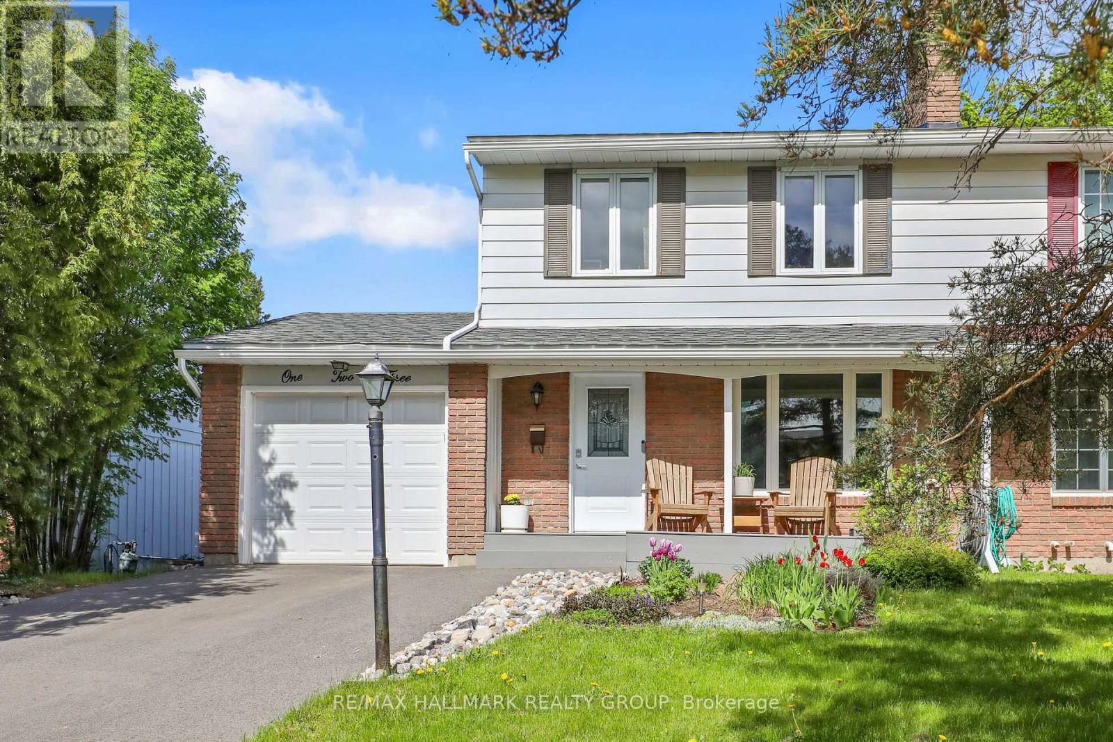 123 Mcclellan Road, Ottawa, Ontario  K2H 5V7 - Photo 1 - X13154366