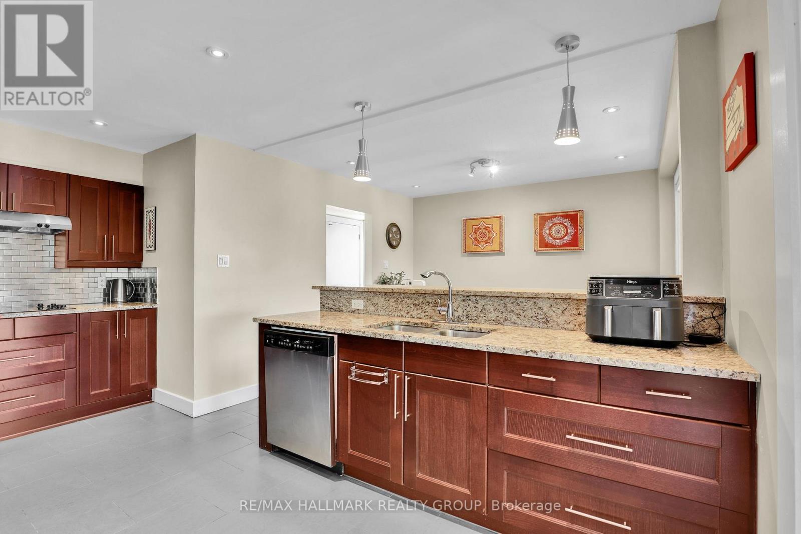 123 Mcclellan Road, Ottawa, Ontario  K2H 5V7 - Photo 15 - X13154366