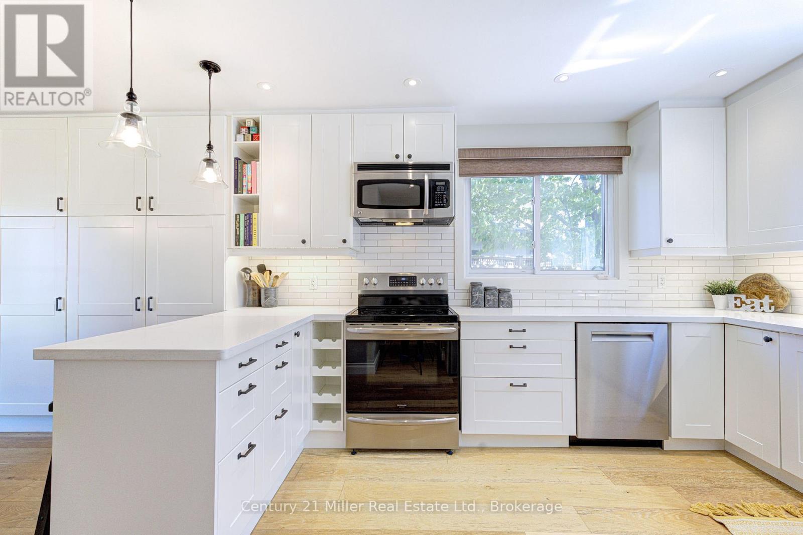418 Southland Crescent, Oakville, Ontario  L6L 3N8 - Photo 9 - W13154318