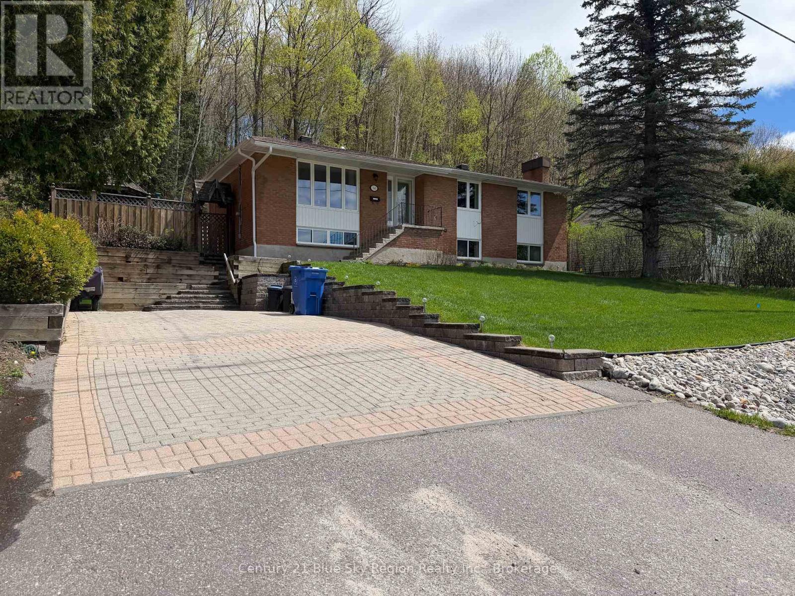 766 Ski Club Road, North Bay, Ontario  P1B 8E5 - Photo 2 - X13154314