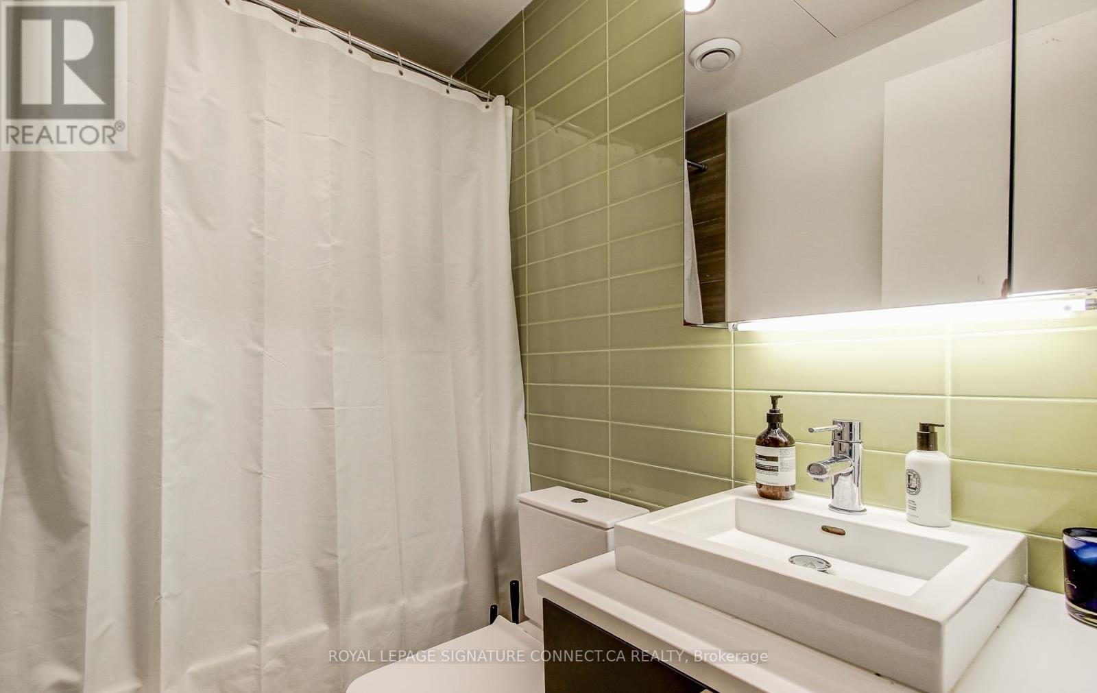 902 - 170 Bayview Avenue, Toronto, Ontario  M5A 0M4 - Photo 15 - C13129470