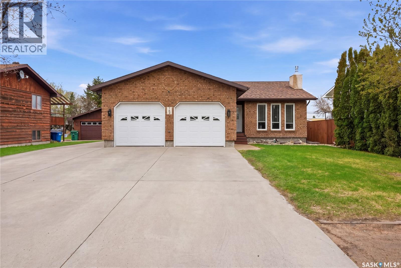 165 3rd STREET, Pilot Butte, Saskatchewan