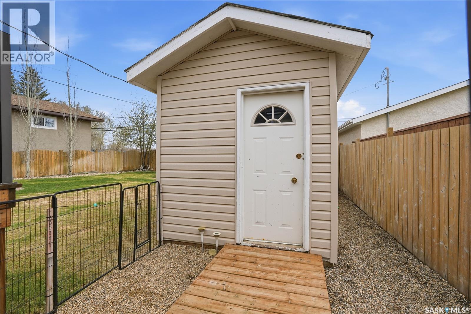 165 3rd Street, Pilot Butte, Saskatchewan  S0G 3Z0 - Photo 36 - SK036638
