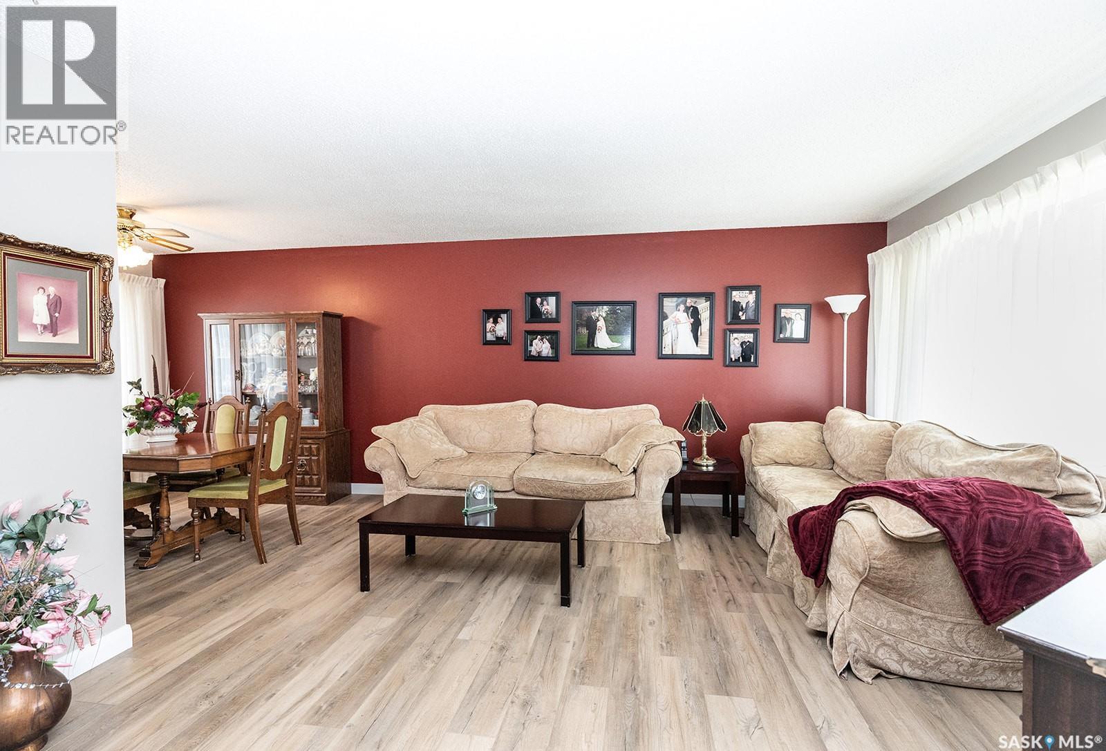 43 Lindsay Drive, Saskatoon, Saskatchewan  S7H 3E2 - Photo 4 - SK036569