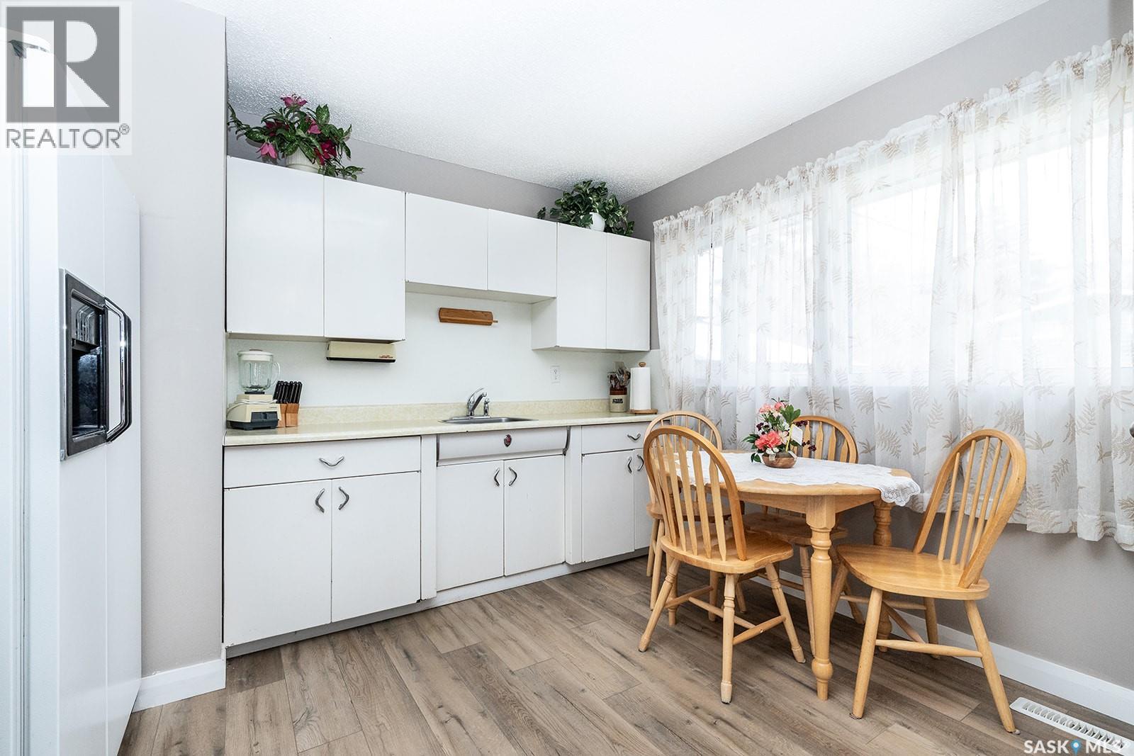 43 Lindsay Drive, Saskatoon, Saskatchewan  S7H 3E2 - Photo 8 - SK036569