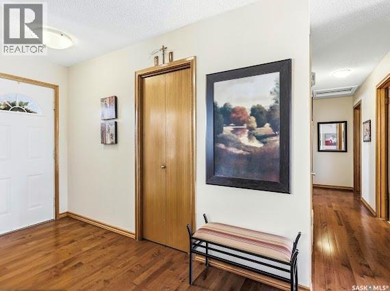 661 Dalgliesh Drive, Regina, Saskatchewan  S4R 6R1 - Photo 2 - SK036497