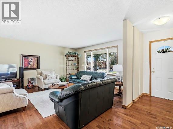 661 Dalgliesh Drive, Regina, Saskatchewan  S4R 6R1 - Photo 4 - SK036497