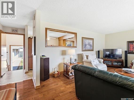 661 Dalgliesh Drive, Regina, Saskatchewan  S4R 6R1 - Photo 6 - SK036497