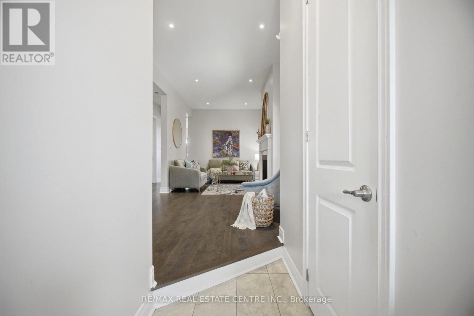 24 Duffel Crescent, Halton Hills, Ontario  L7G 0M1 - Photo 5 - W13121052