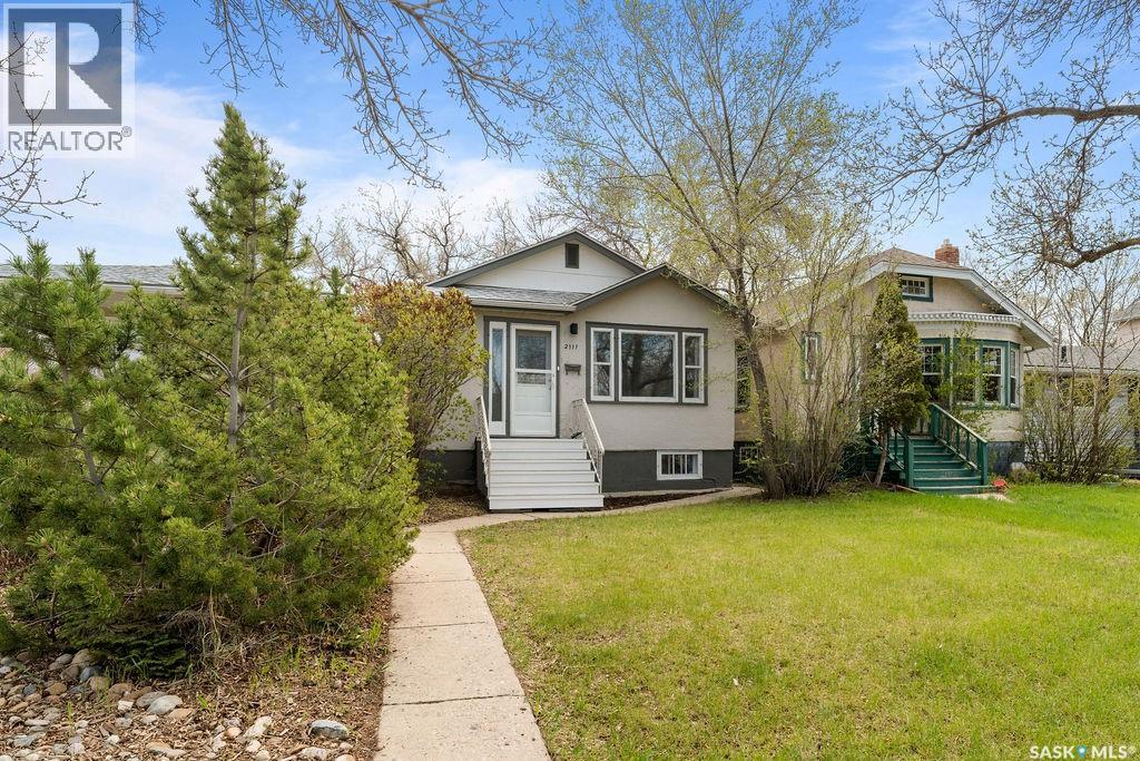 2111 Queen Street, Regina, Saskatchewan  S4T 4C4 - Photo 2 - SK036482