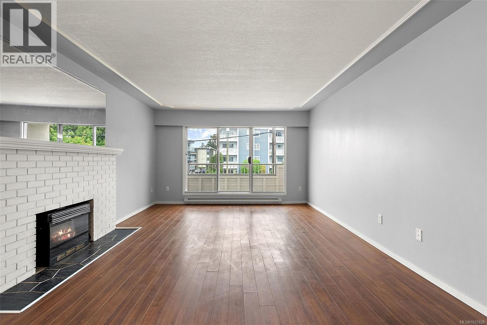203 545 Rithet St, Victoria, British Columbia  V8V 1E4 - Photo 3 - 1037428