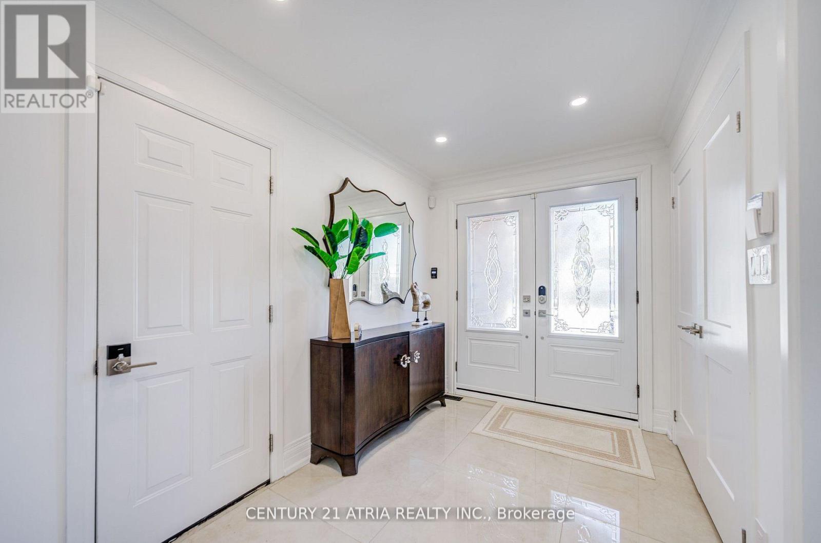 27 Denlow Boulevard, Toronto, Ontario  M3B 1P5 - Photo 9 - C13153796
