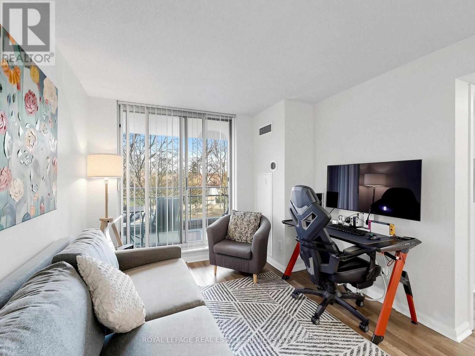 203 - 398 Eglinton Avenue, Toronto, Ontario  M4P 3H8 - Photo 10 - C13153858