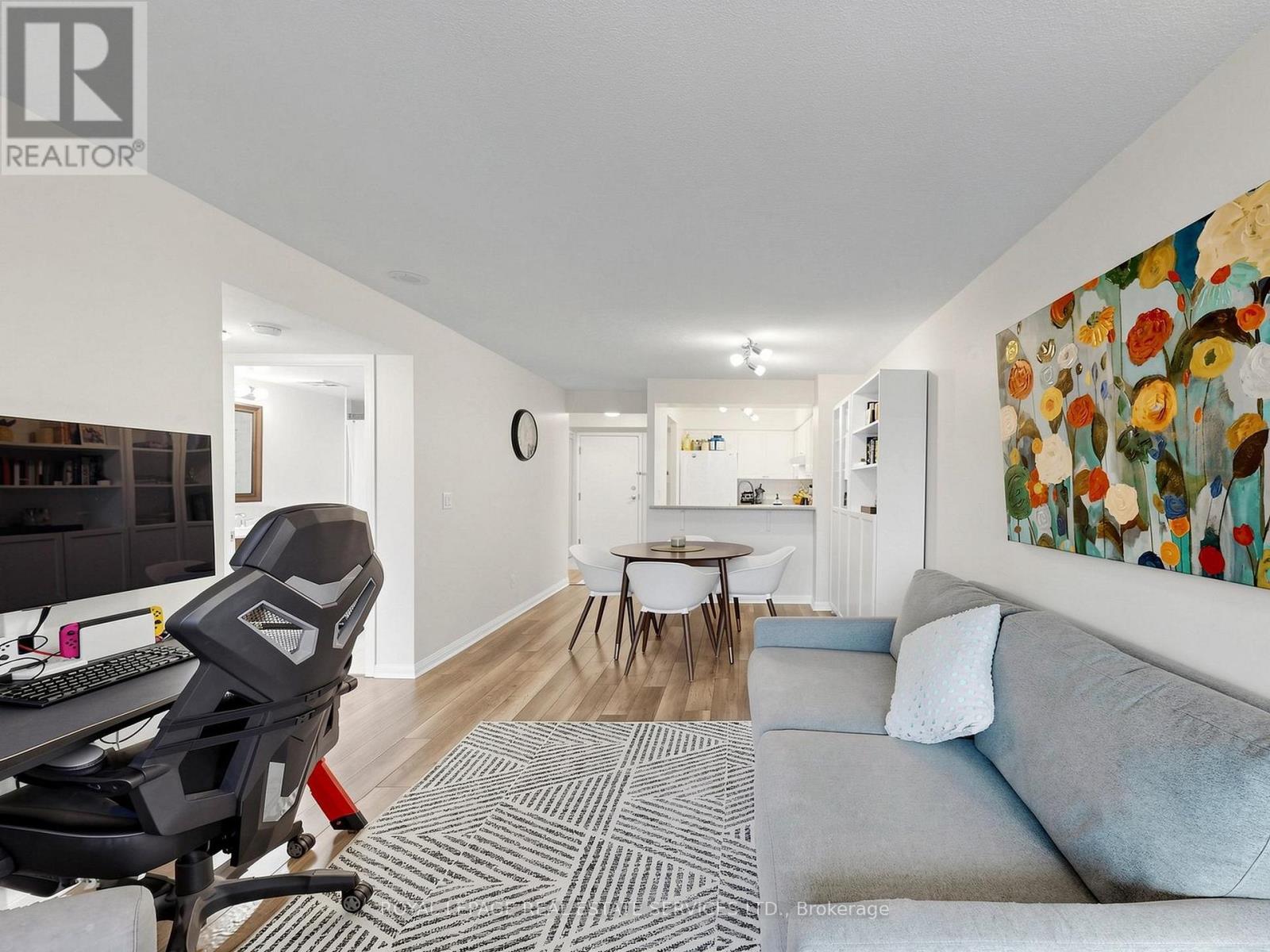 203 - 398 Eglinton Avenue, Toronto, Ontario  M4P 3H8 - Photo 11 - C13153858