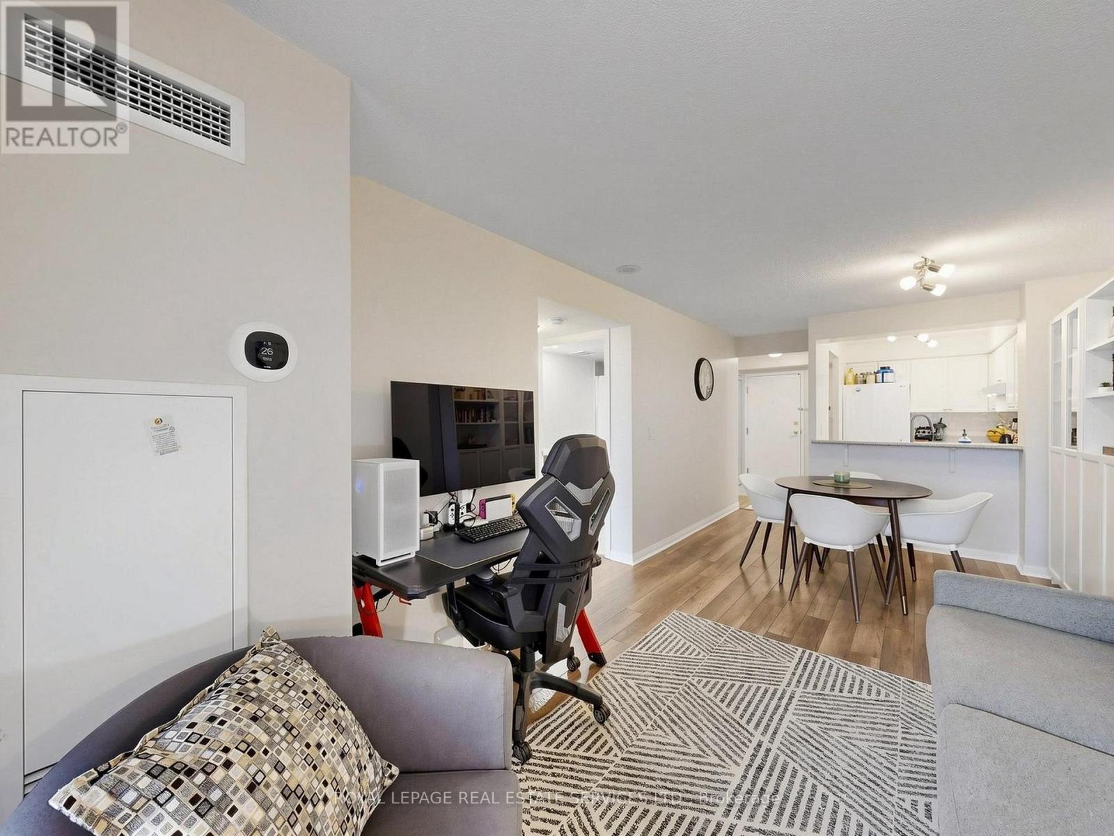 203 - 398 Eglinton Avenue, Toronto, Ontario  M4P 3H8 - Photo 12 - C13153858